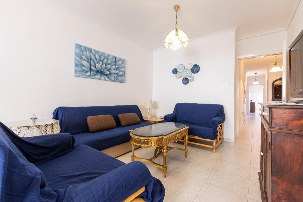 Isa1-seaside 3 Bedroom Spacious Apt Great Location *